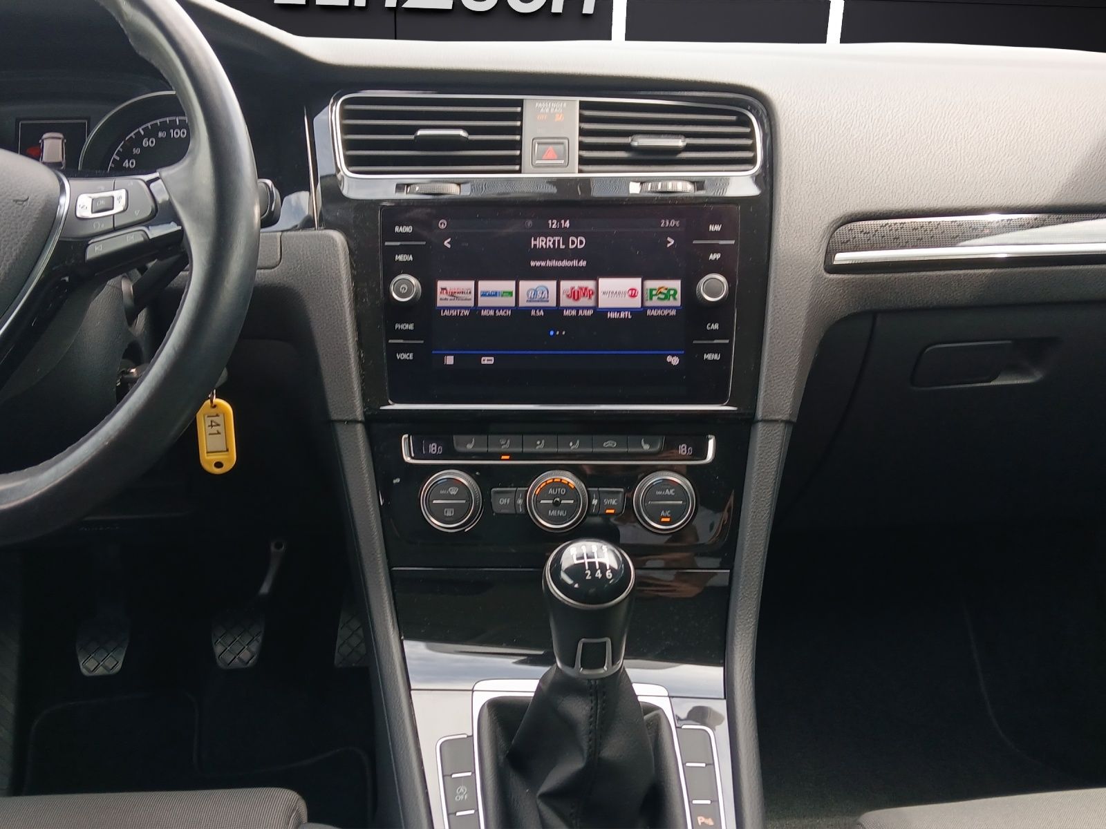 Fahrzeugabbildung Volkswagen Golf VII Variant TSI Highline LED Navi ACC SHZ R