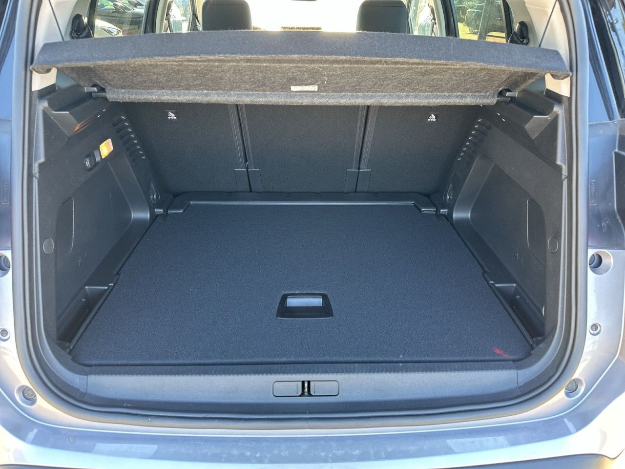 Fahrzeugabbildung Citroën C5 AIRC HYBRID 136 e-DSC6 e-SERIES - mit KI generiert/bearbeitet