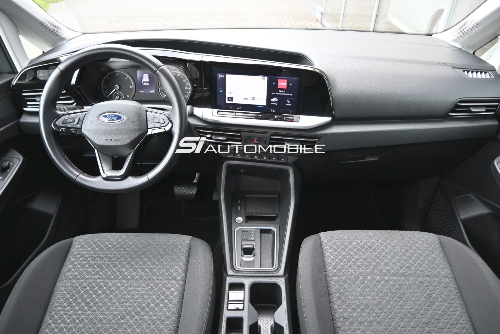 Fahrzeugabbildung Ford Grand Tourneo 2.0 d Titanium Aut °PANO°KAM°8FACH