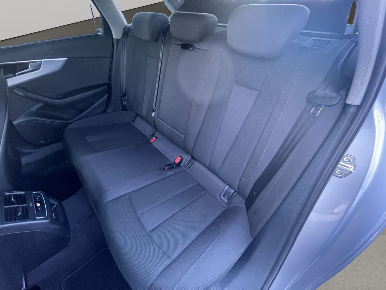Audi A4 - Bild 17