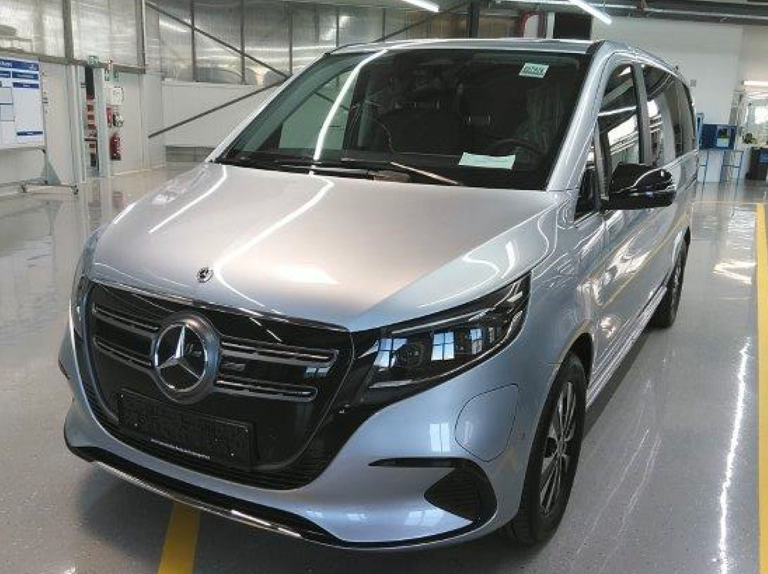 Mercedes-Benz EQV 300 FWD lang Fahrassistenz-Paket