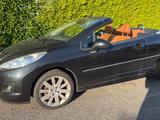 Peugeot 207 CC Cabrio mit Apple CarPlay  - Peugeot 207 in Köln