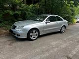 Mercedes-Benz CLK 200 / TÜV BIS 05/27 - Mercedes-Benz CLK 200 mit Benzin-Antrieb: Coupé, 2.0