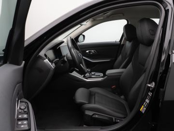 Fahrzeugabbildung BMW 330e xD Sport Line 360°DAB Stop&Go LED Alarm AHK