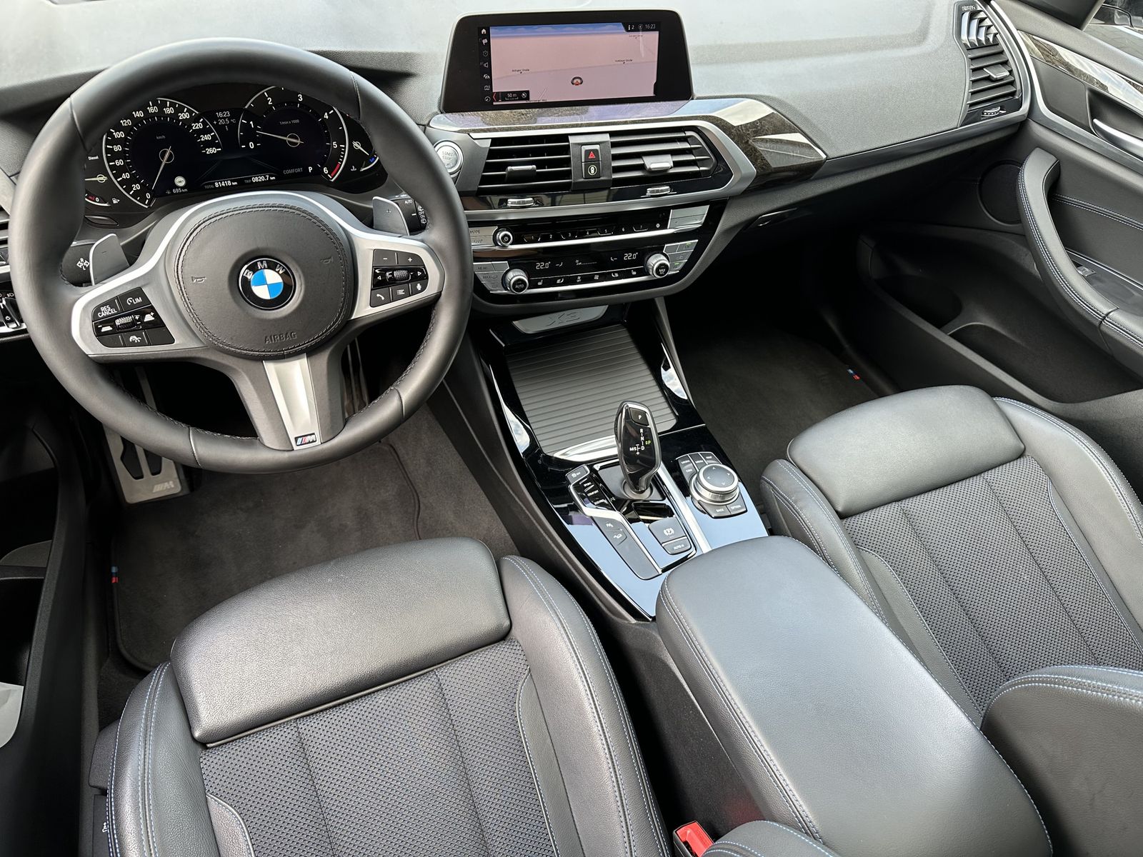 Fahrzeugabbildung BMW X3 xDrive30d M-Sport NAV+LED+AHK+PANO+HUD+ACC+PP