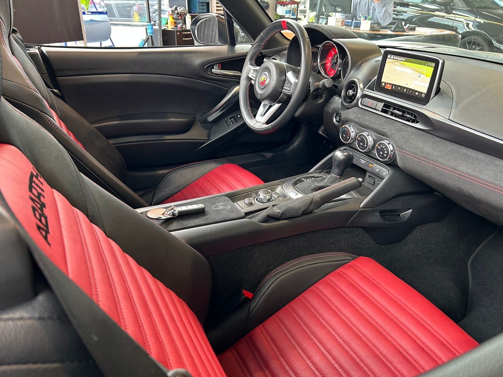 Fahrzeugabbildung Abarth 124 Spider GT  LED LEDER