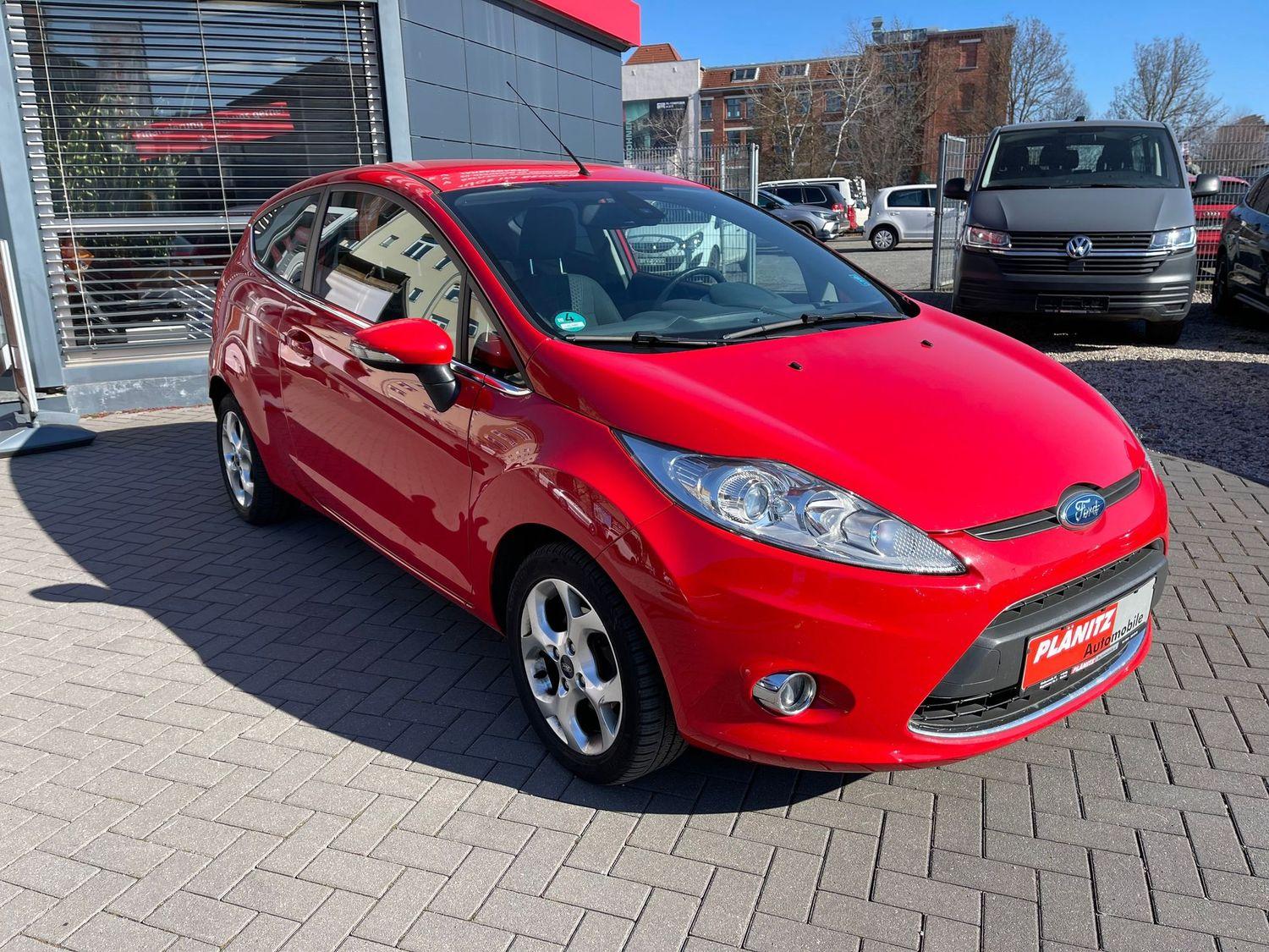 Ford Fiesta Titanium/Bluetooth/Regen+ Lichtsensor/USB