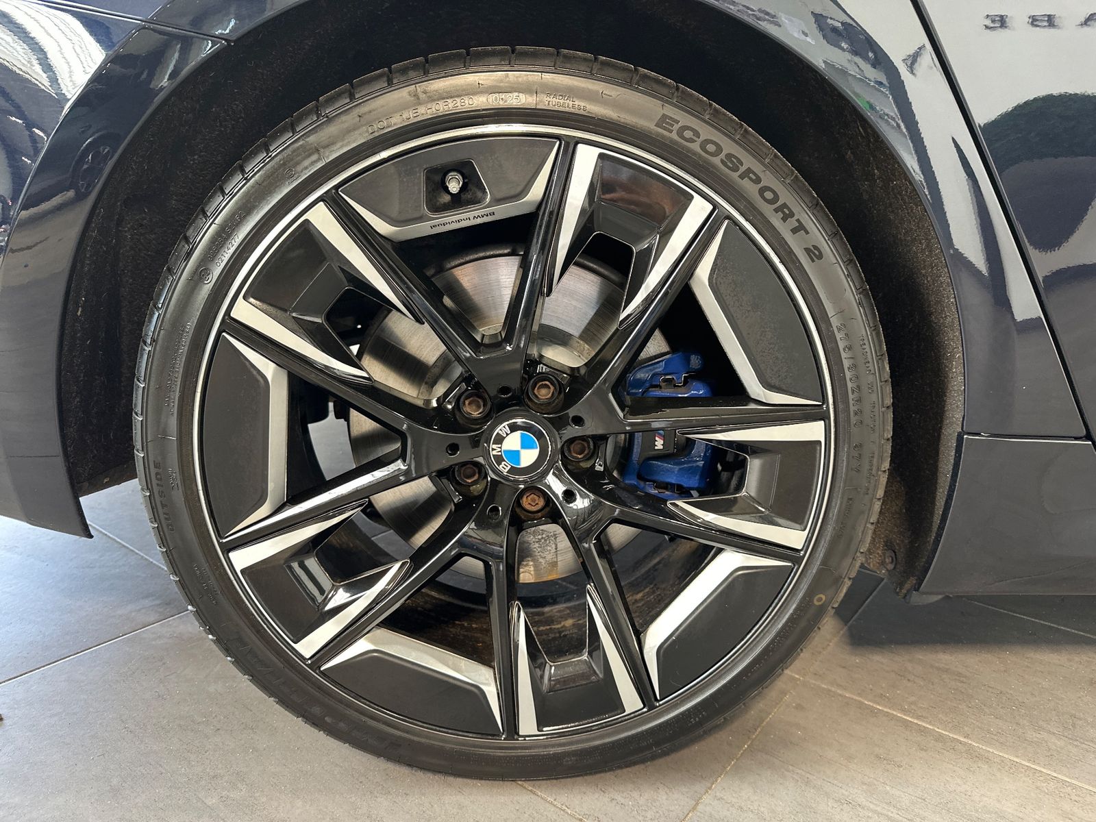 Fahrzeugabbildung BMW 520d Touring M-Sport NAV+LED+PANO+AHK+STHZG