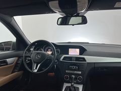 MERCEDES-BENZ C 220 T CDI / DESIGNO / HARMAN KARDON/ AUTOM./ MERCEDES-BENZ C 220 T CDI / DESIGNO / HARMAN KARDON/ AUTOM./