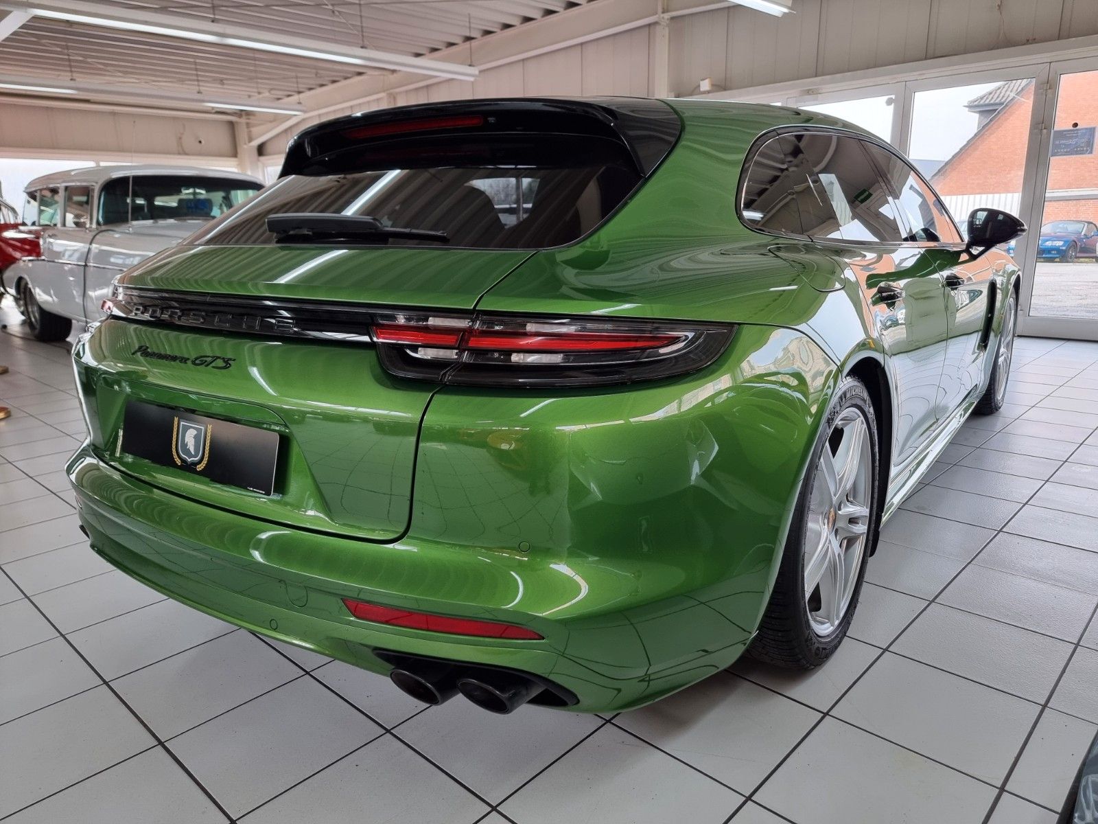 Fahrzeugabbildung Porsche Panamera Sport Turismo GTS/Mambagrün/Appr. 09/27