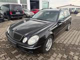 Mercedes-Benz E 220 CDI T AVANTGARDE - Mercedes-Benz E 220 aus 2005: Cdi