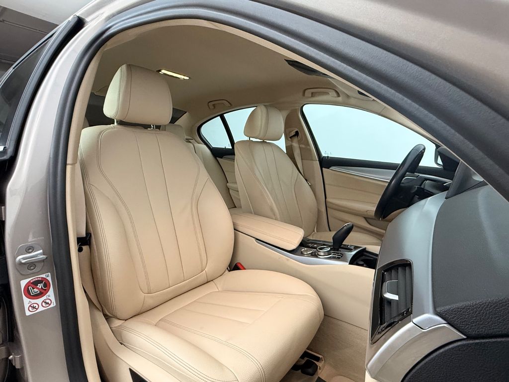 BMW 530i / 1.H RENTNER/ NUR 37.tKM/ GARANTIE/ BMW 530i / 1.H RENTNER/ NUR 37.tKM/ GARANTIE/