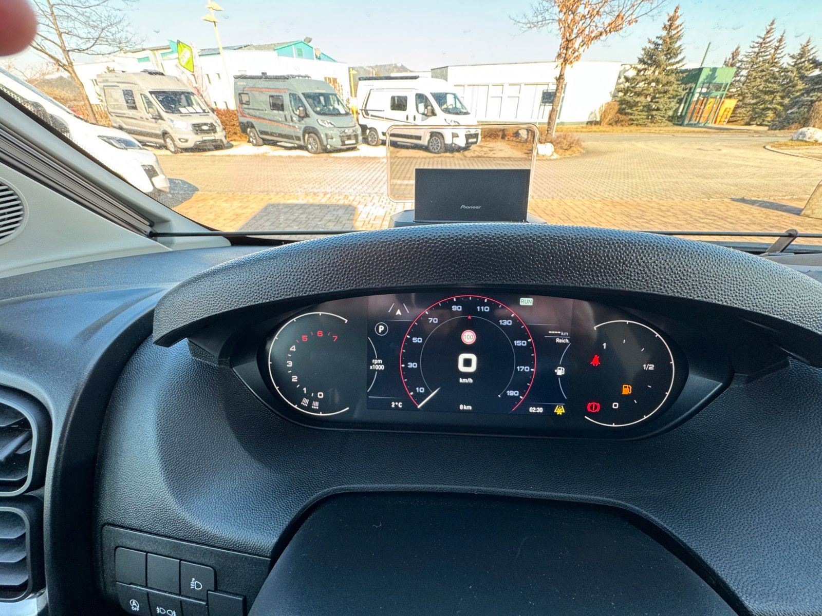 Fahrzeugabbildung Weinsberg CaraBus 600ME Edition Fire, Aufstelldach,Navi