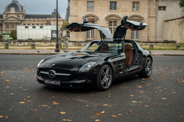 Mercedes-Benz SLS AMG 6.2 V8