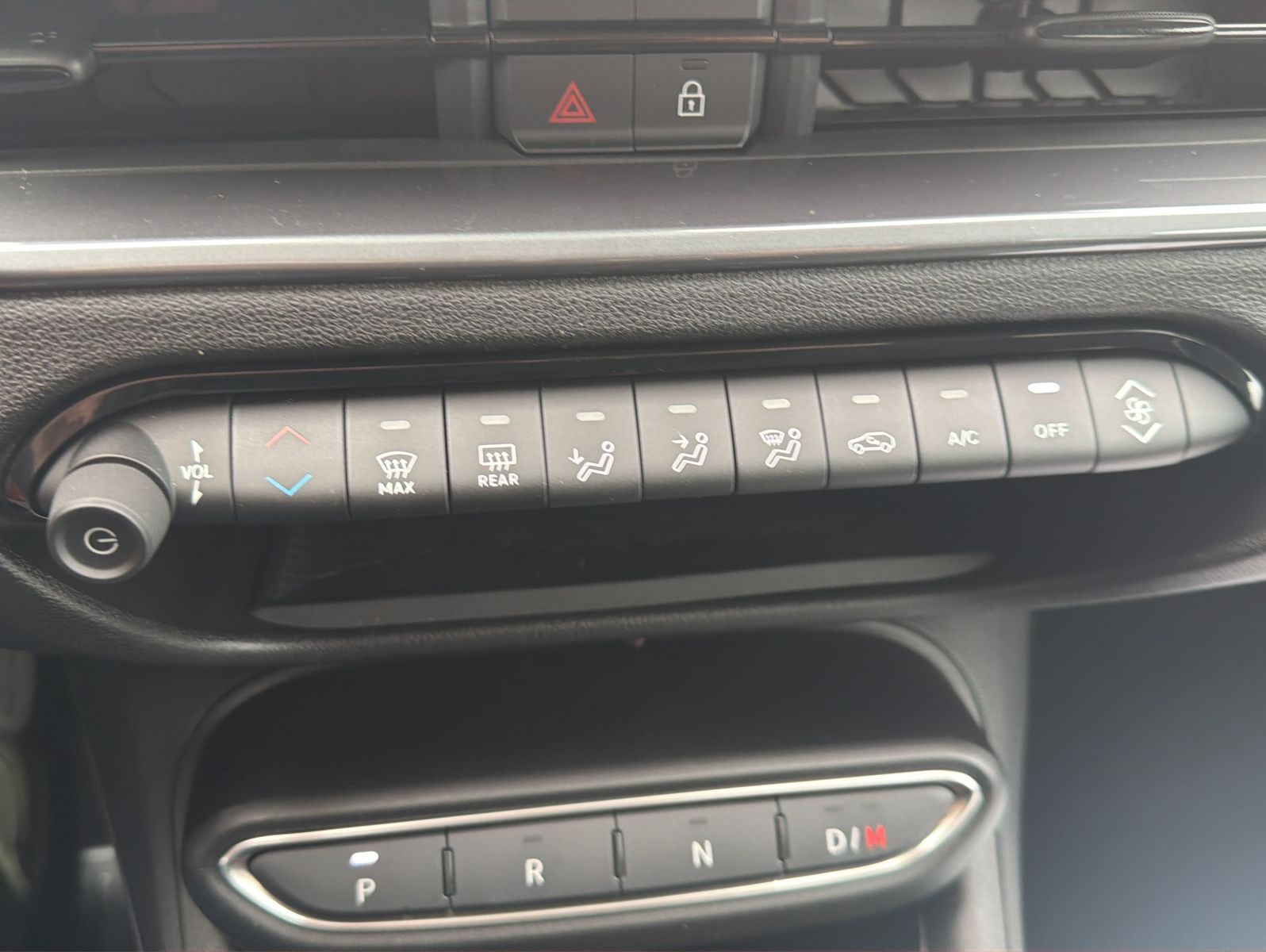 Fahrzeugabbildung Fiat 600 Hybrid Pop 1.2 Nur 10 KM