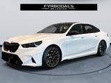 BMW M5 xDrive G90 727hp Hybrid TOWBAR B&W HUD *VAT* - BMW M5: Weiß