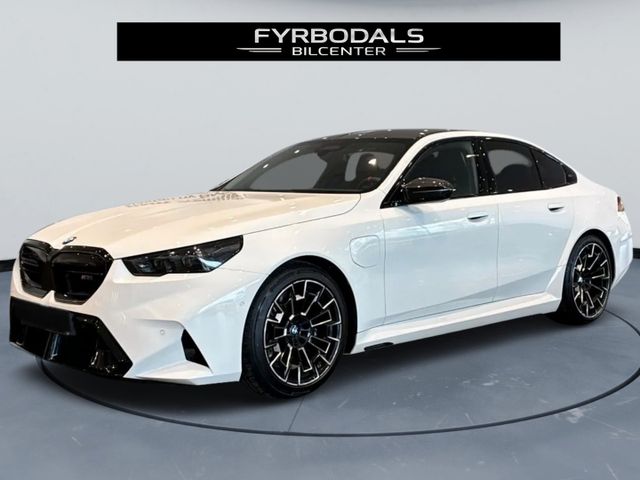 BMW M5 xDrive G90 727hp Hybrid TOWBAR B&W HUD *VAT*
