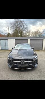 Mercedes-Benz CLA 180 -AMG+GroßesMBUX+19Zoll - Mercedes-Benz CLA 180 von privat