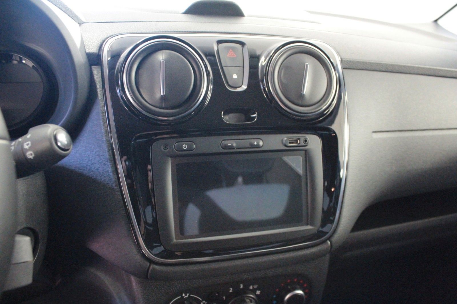 Fahrzeugabbildung Dacia Lodgy Blue dci115 Stepway*7-Sitzer*Navi*Sitzhzg*
