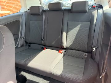 Volkswagen Golf - 11