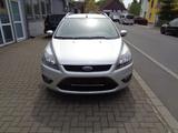 Ford Focus Turnier Titanium 90 T Km Sehr gepfegt Navi - Ford Focus aus 2010: Titanium