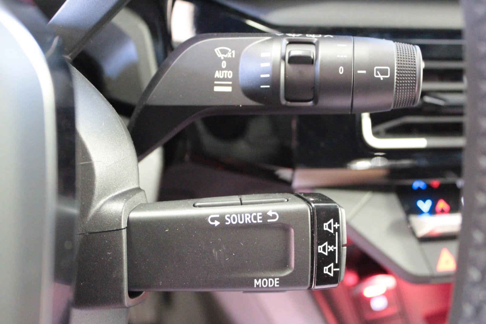 Fahrzeugabbildung Renault R 4 150 Comfort Range Iconic *Vollausstattung*