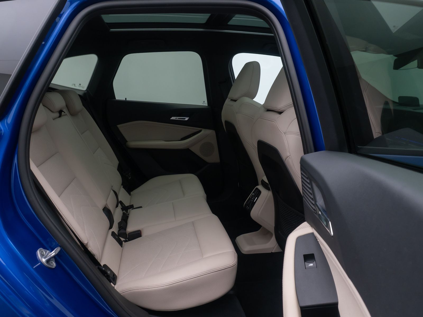 Fahrzeugabbildung BMW 220i Active Tourer M Sport 360° HUD DAB Panorama