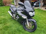 Suzuki GSX 750 F    Reifen,Batterie,TüV  NEU - SUZUKI 2000 GSX R 750