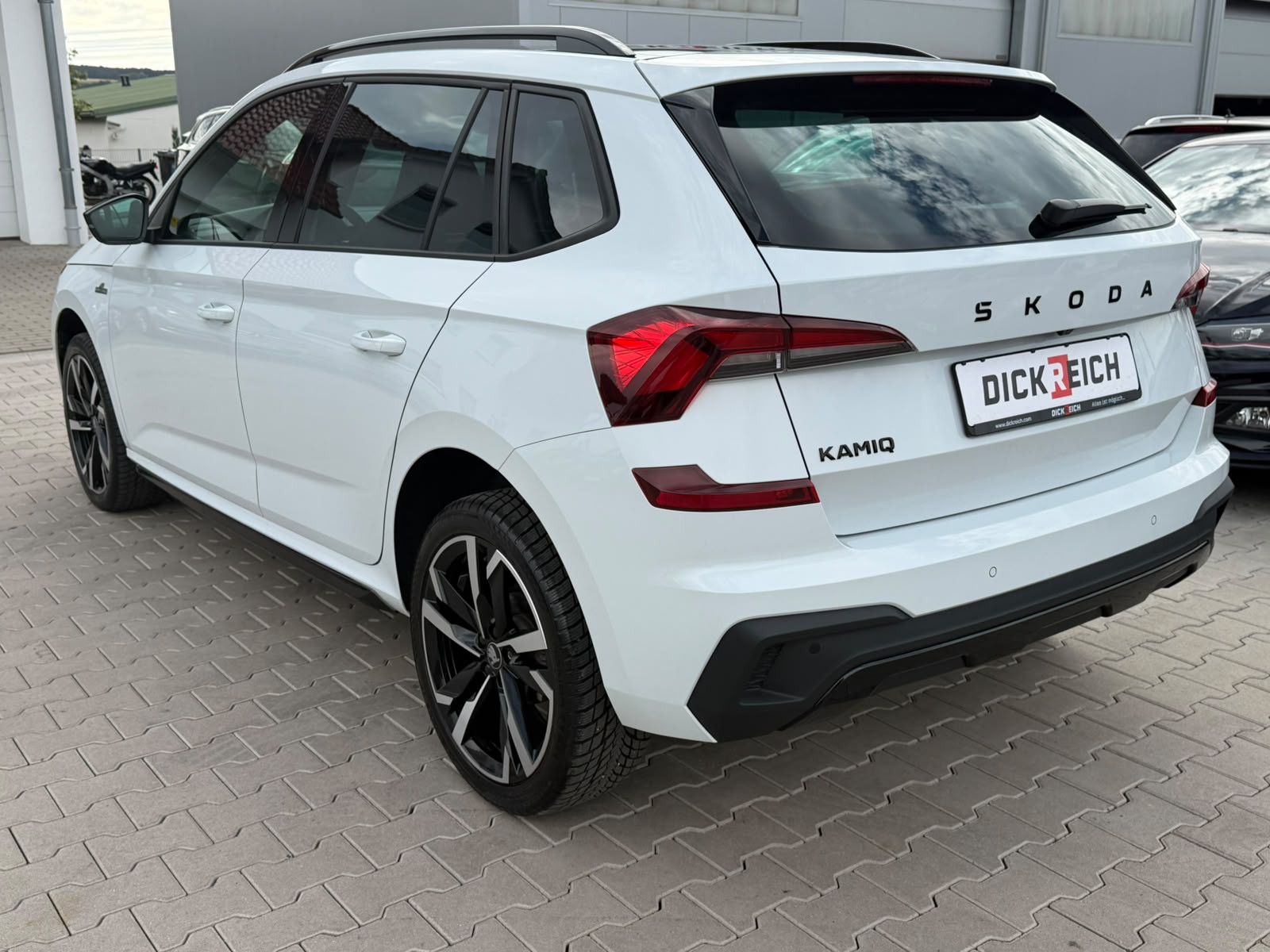 Fahrzeugabbildung SKODA Kamiq 1.5 TSI DSG Monte Carlo PANO*MATRIX*5J.GAR