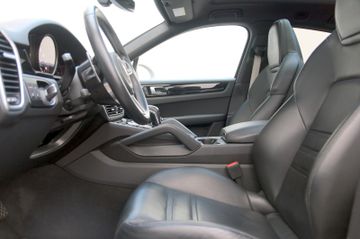 Porsche Cayenne - 8