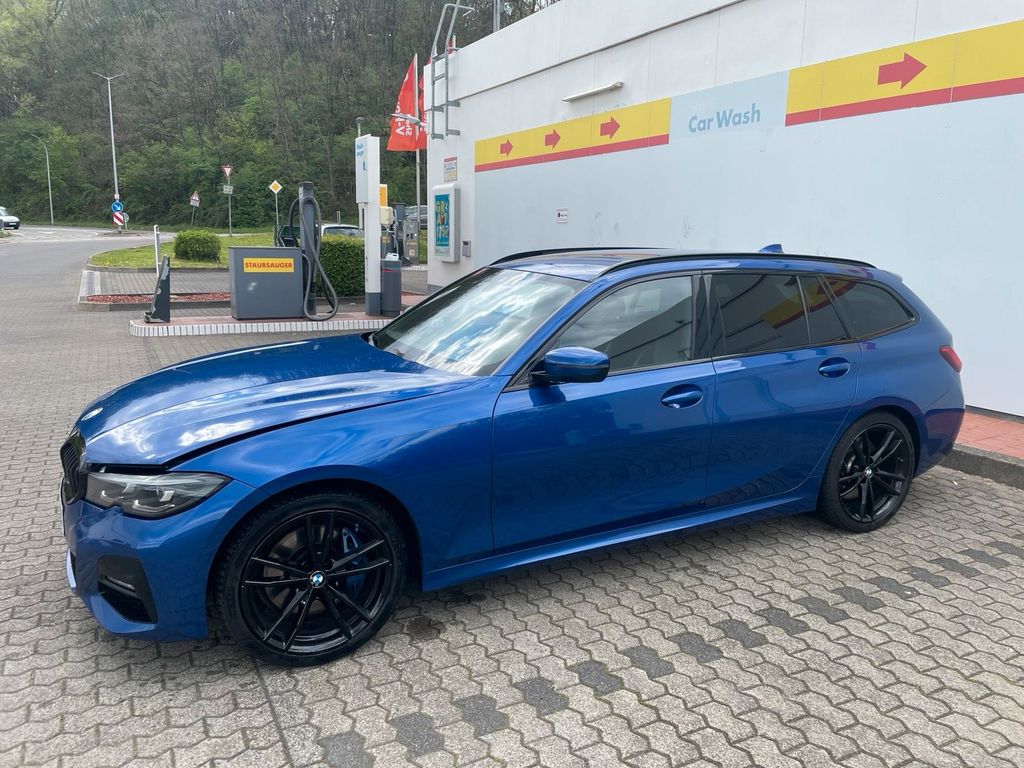 Image of BMW 330