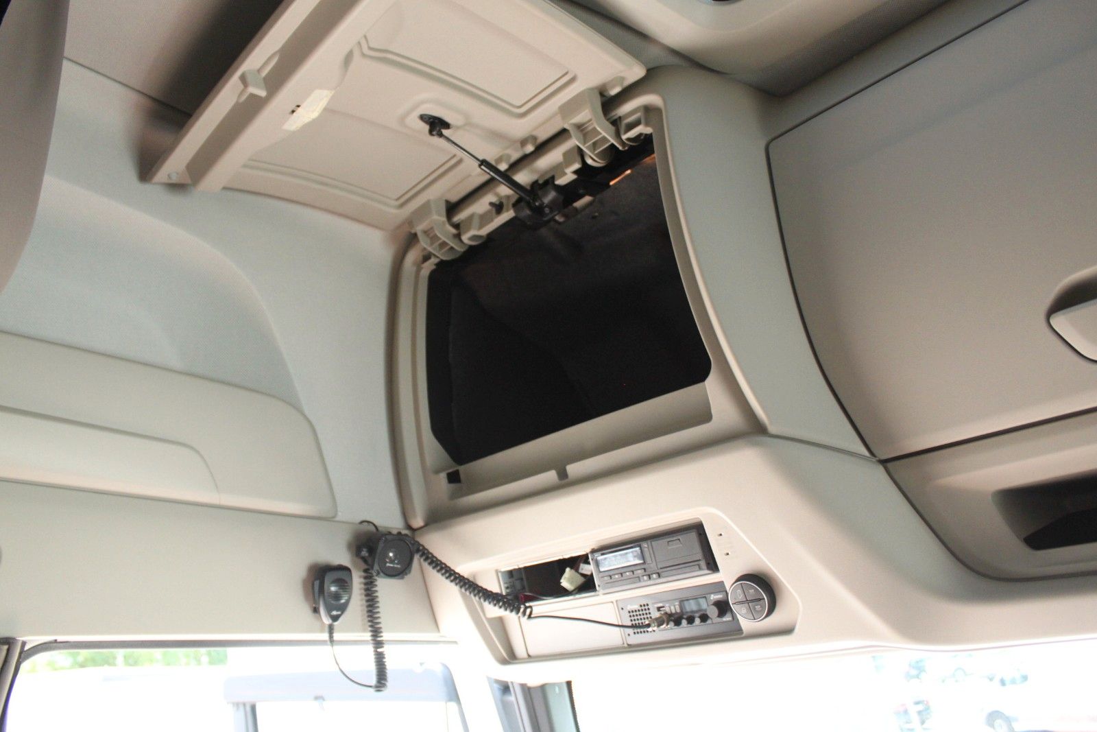 Fahrzeugabbildung Iveco S-Way AS440S48T/P mit Kipphydraulik