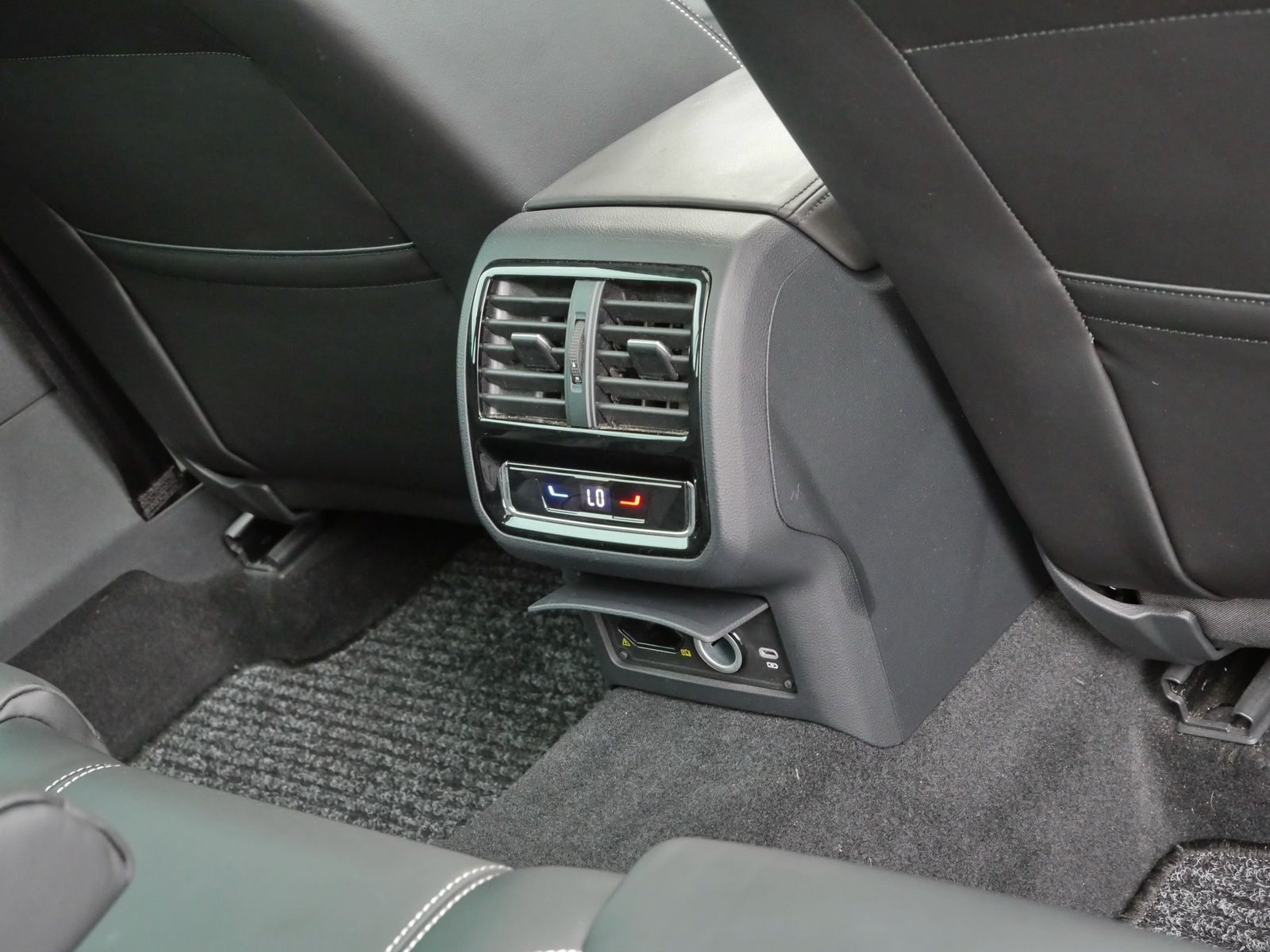 Volkswagen Passat Variant - Bild 17