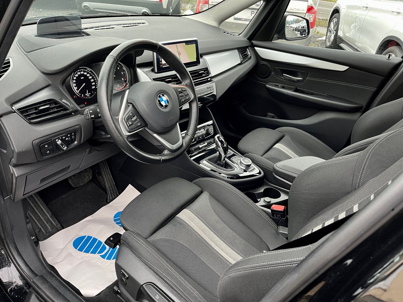 Fahrzeugabbildung BMW 218d xDrive Gran Tourer Aut. Navi LED SPORTSITZE