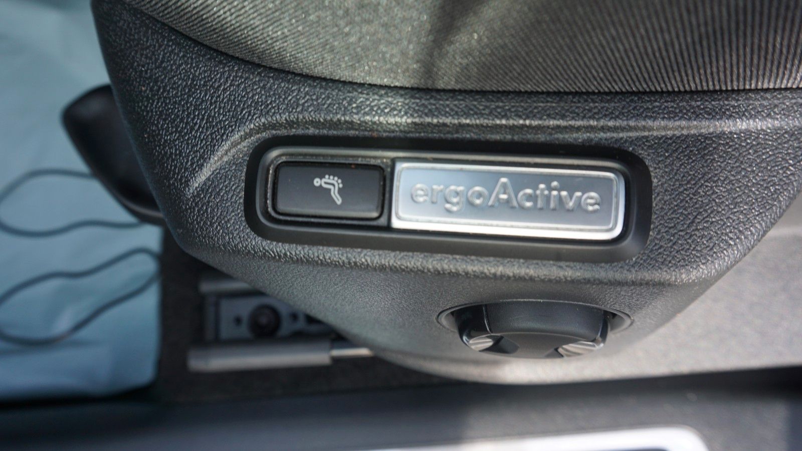 Fahrzeugabbildung Volkswagen Tiguan Elegance 4M, Kamera, Navi, AHK, IQ.Light
