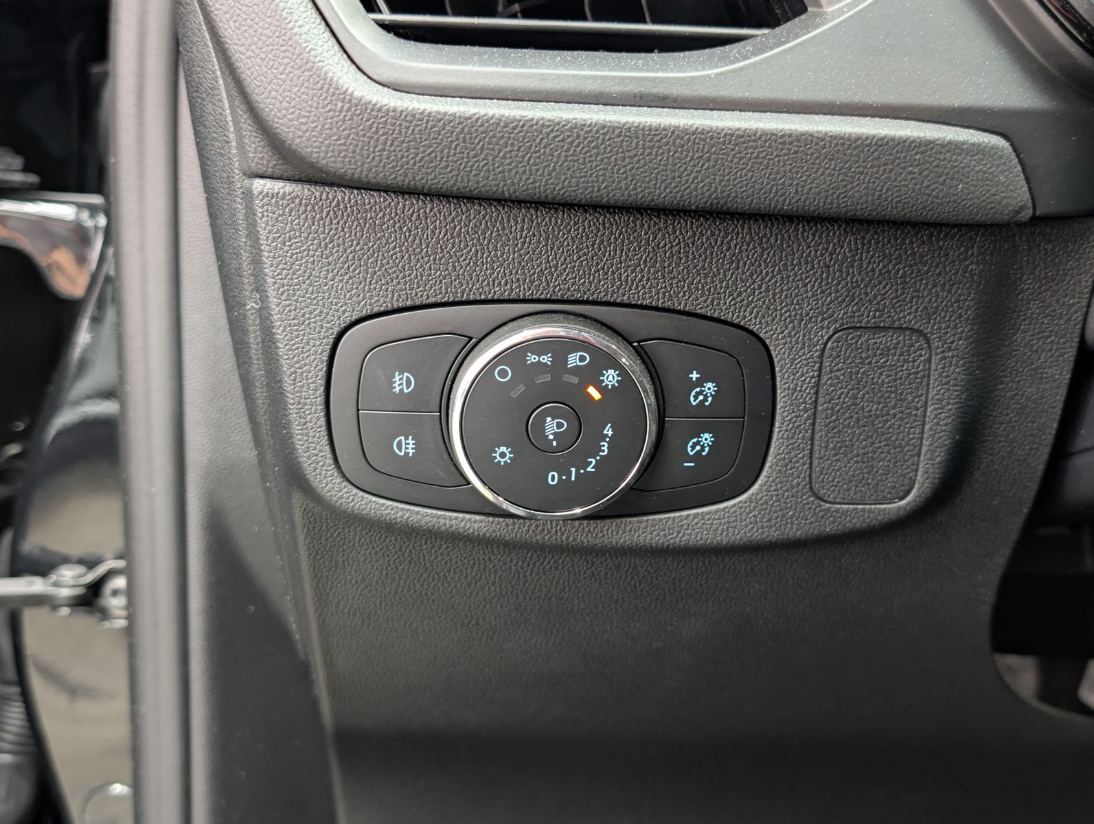 Fahrzeugabbildung Ford Focus 1.0 EB ST-Line ACC LED KAM WINTER Styling