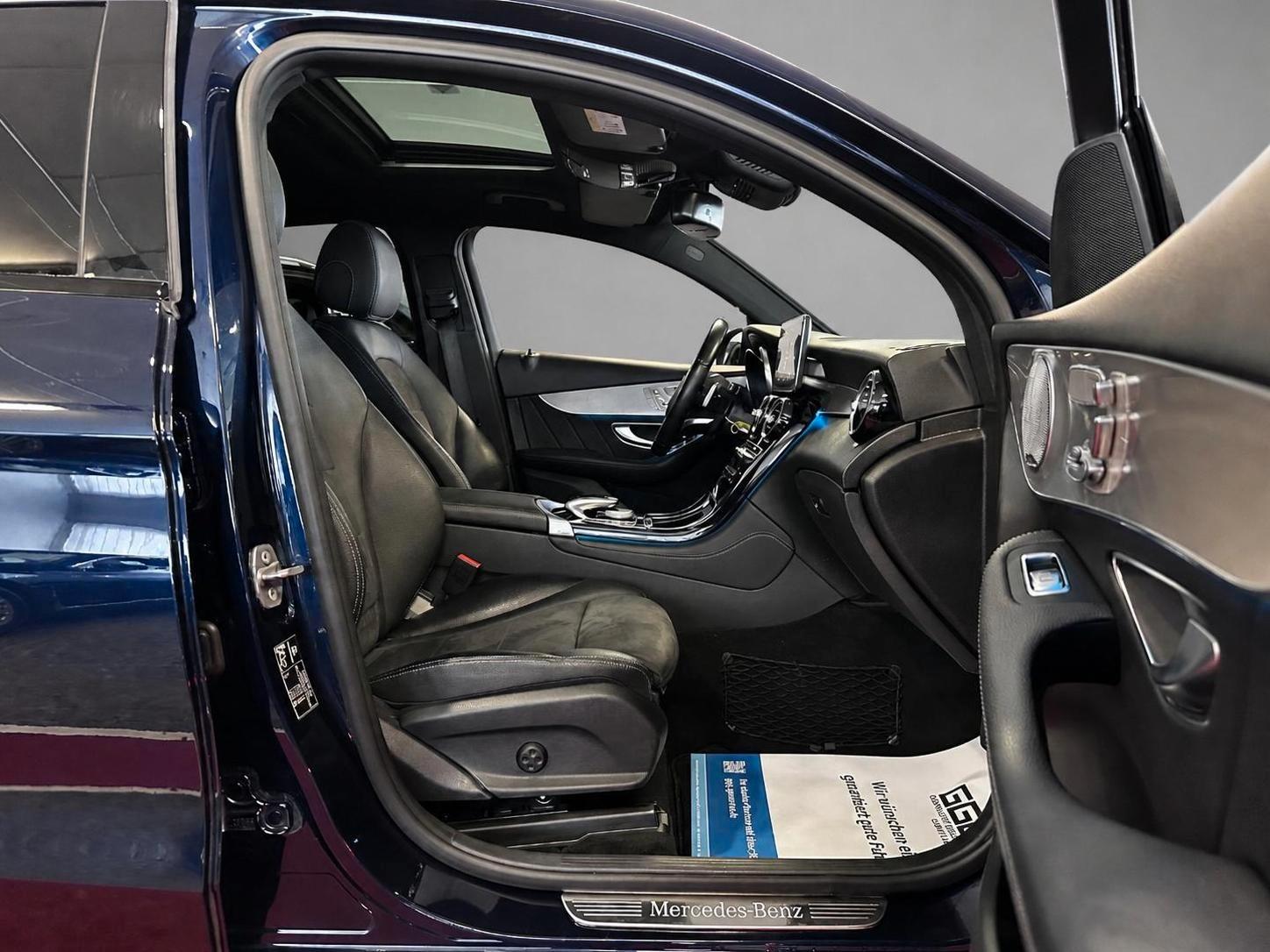 Mercedes-Benz GLC 300 AMG Line 4Matic * Schiebedach-Kamera