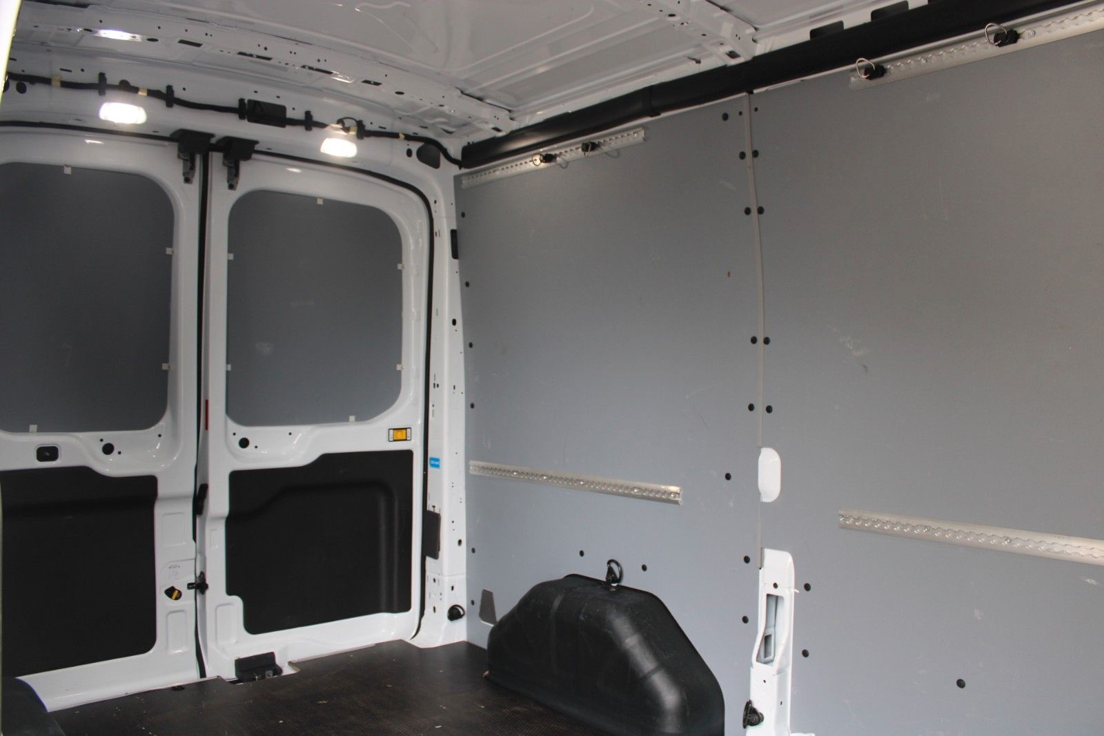 Fahrzeugabbildung Ford Transit 330 L2 TREND Kasten KLIMA AHK