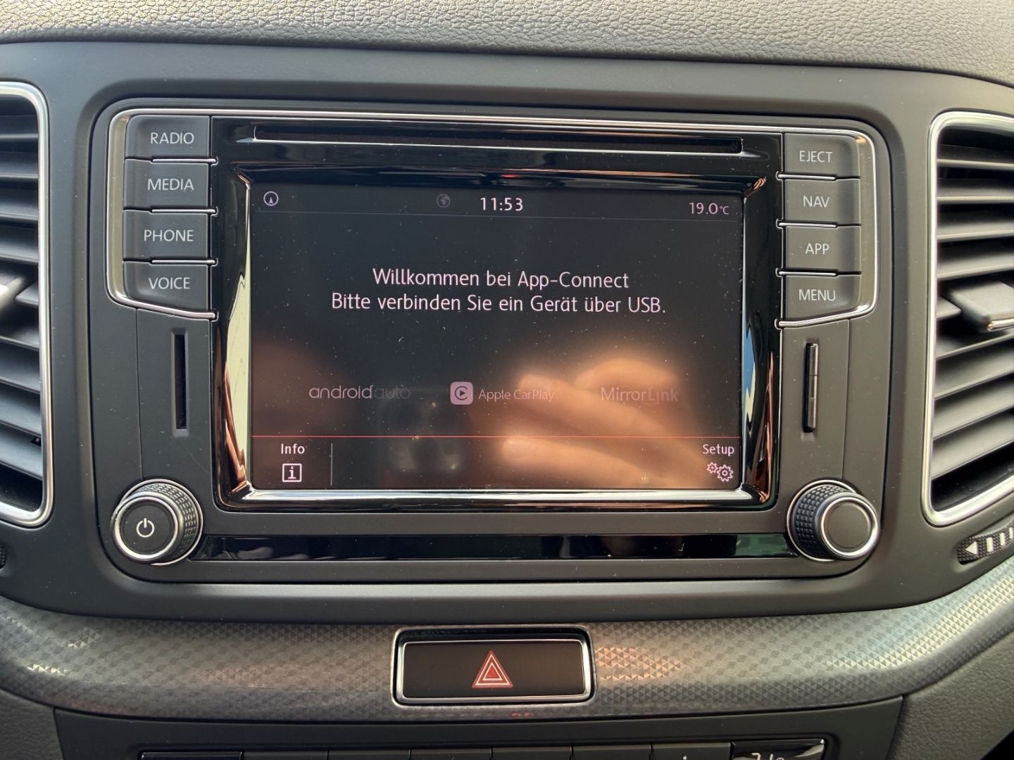 Fahrzeugabbildung Volkswagen Sharan Active Comfortline ACC SHZ Navi Dynau Bi-