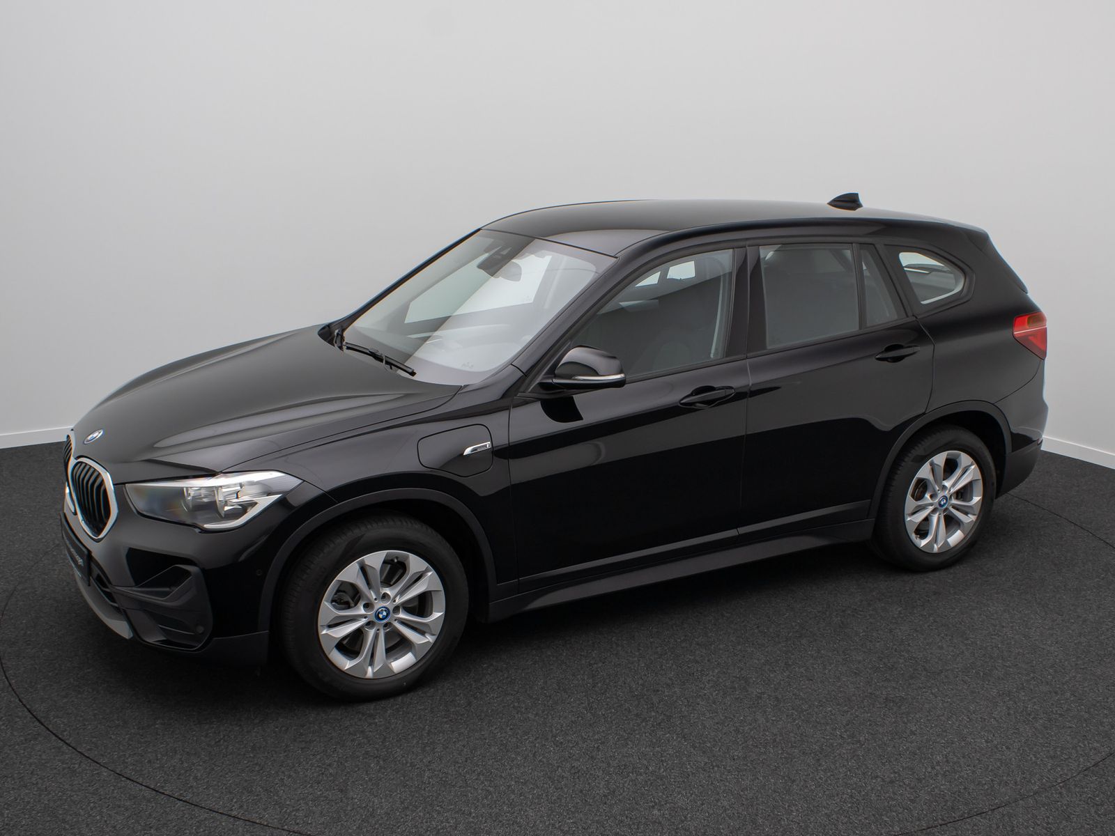 Fahrzeugabbildung BMW X1 xD25e GeschwindigReg ParkAss DAB HiFi Lordos