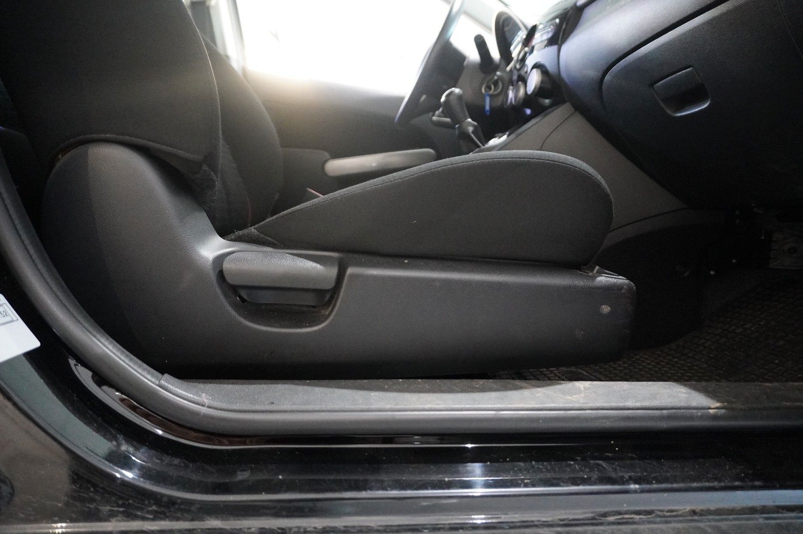 Fahrzeugabbildung Mazda 2 Lim. 1.6D SPORT LINE KLIMA/NEBEL/CD/TÜV/AHK