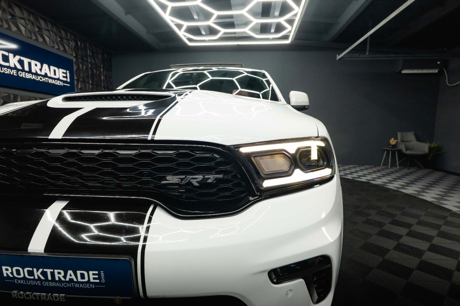 Fahrzeugabbildung Dodge Durango 6.4 V8 SRT Performance 4x4 Night-Paket