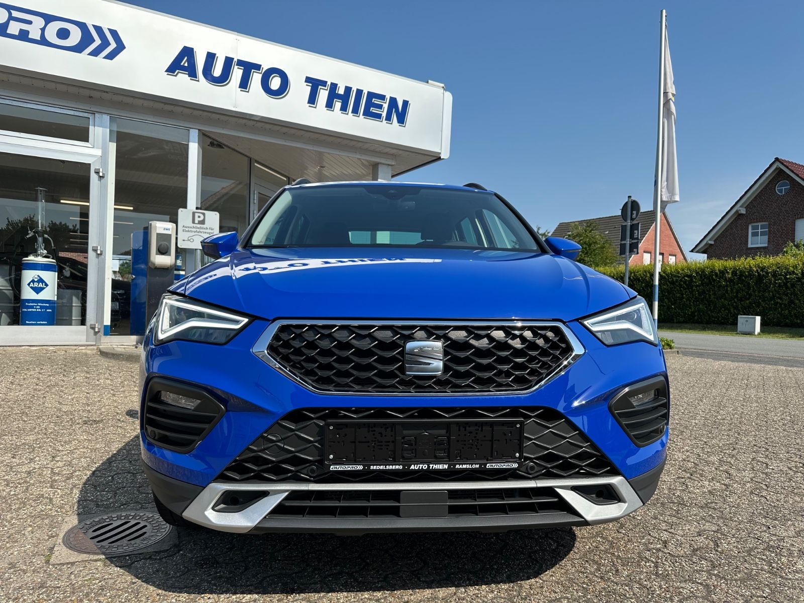 Fahrzeugabbildung SEAT Ateca 1.5 TSI Style DSG Navi/ACC/LED/Shzg./17´´