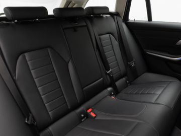 Fahrzeugabbildung BMW 320d xD Sport Line Kamera Laser HiFi AHK Komfort