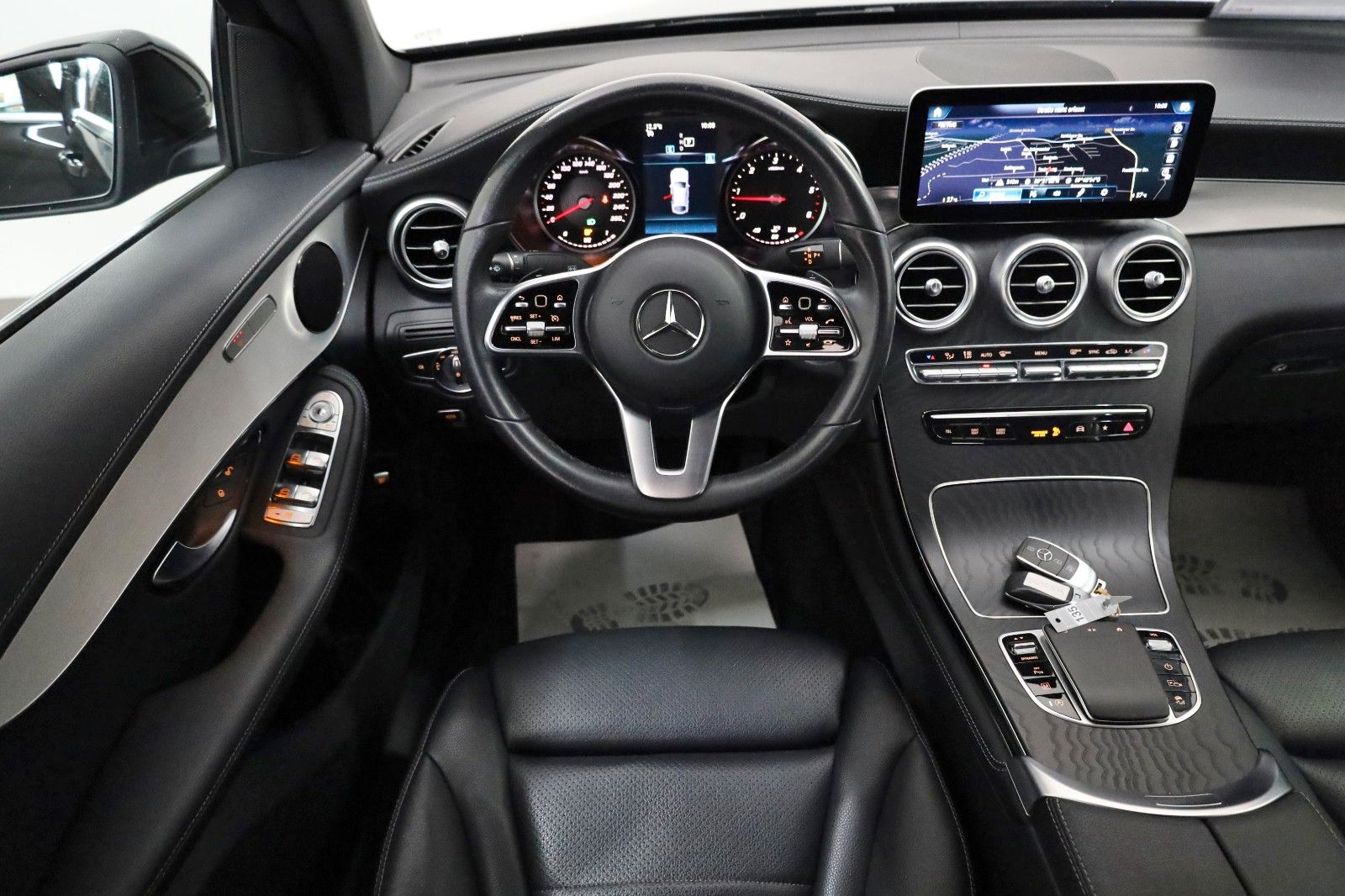 Fahrzeugabbildung Mercedes-Benz GLC 200d 4M Coupe Leder,Navi,LED,SH,PDC,Park Pak