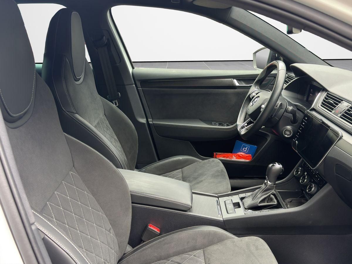 Fahrzeugabbildung SKODA Superb Combi Sportline 2.0 TSI 140 kW