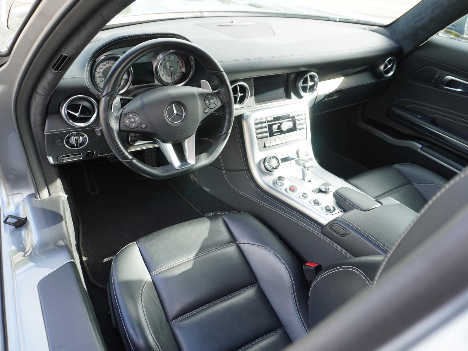 MERCEDES-BENZ SLS AMG 6.3 V8 IMOLA GRAU