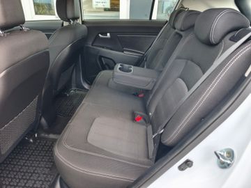 Kia Sportage Attract 2WD*Klima*AHK*Alu*6.Gang*