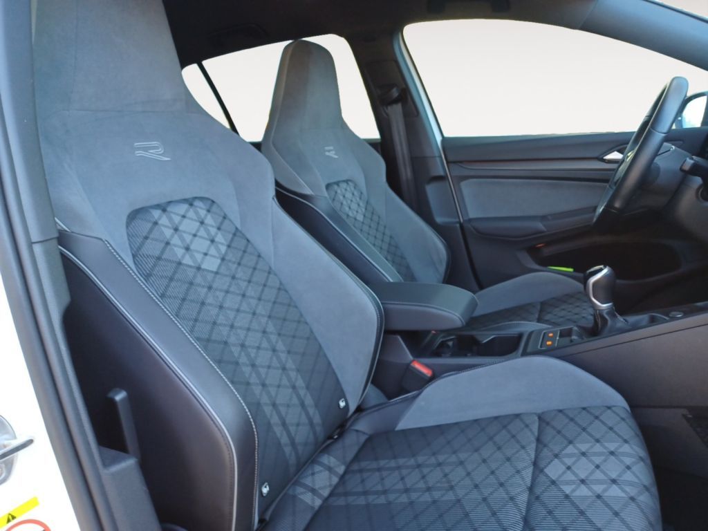 Fahrzeugabbildung Volkswagen Golf 1.5 TSI R-Line Navi, ACC, LED Plus, SWA