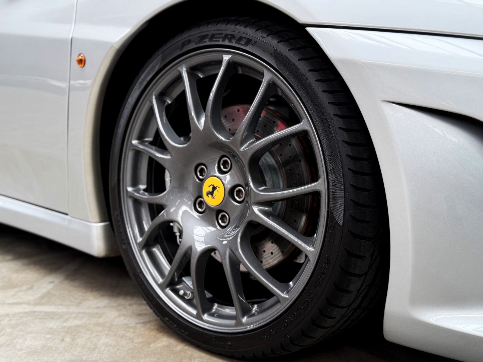 Fahrzeugabbildung Ferrari F430 F1 + Argento Nürburgring + Innen Blue Scuro